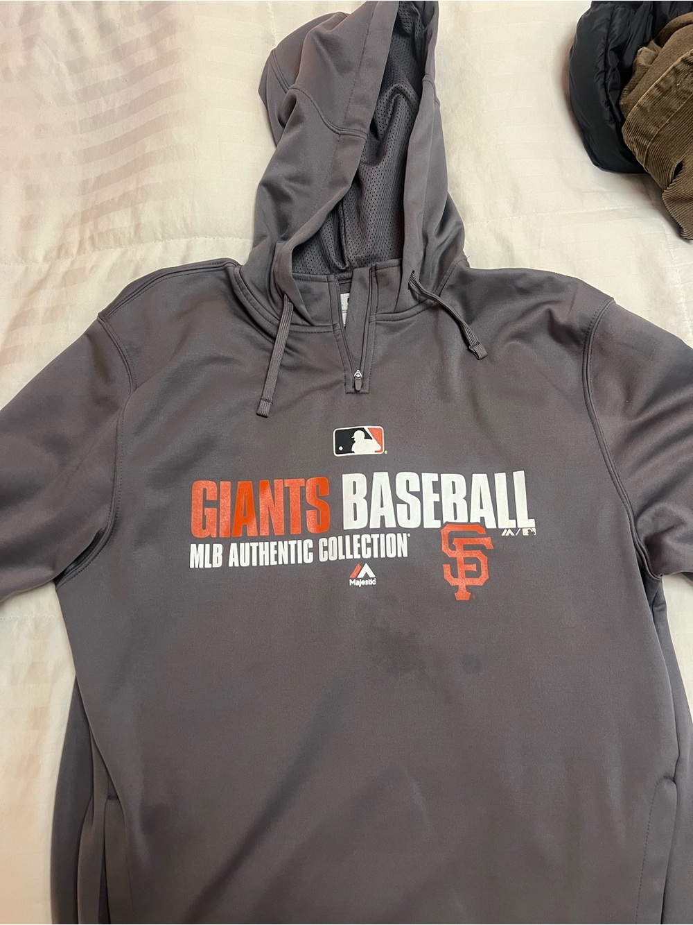 Majestic Men’s Gray Hoodie with Orange & White Giants Baseball Graphics Large